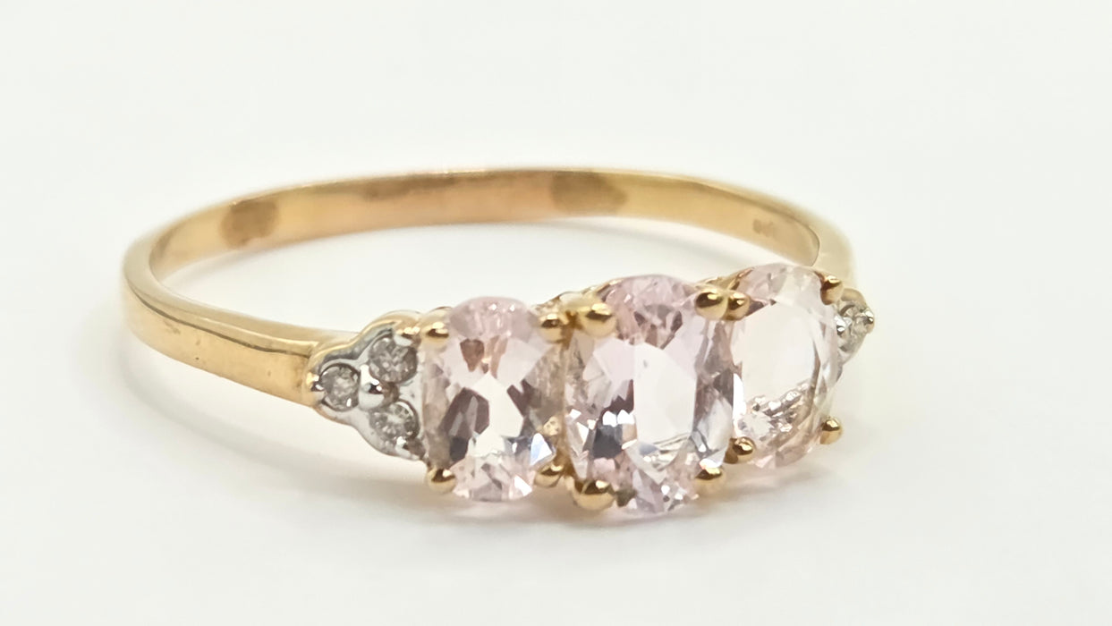 Vintage: 9ct Gold Morganite & Diamond Trilogy Ring