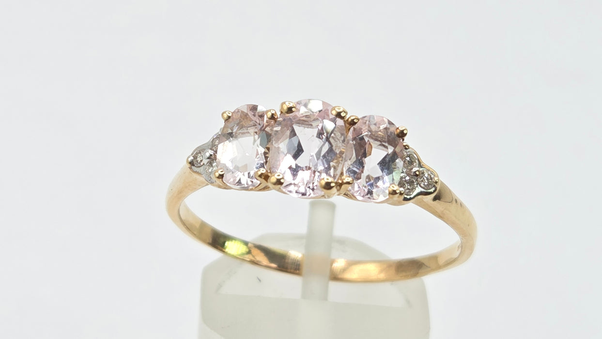 Vintage: 9ct Gold Morganite & Diamond Trilogy Ring