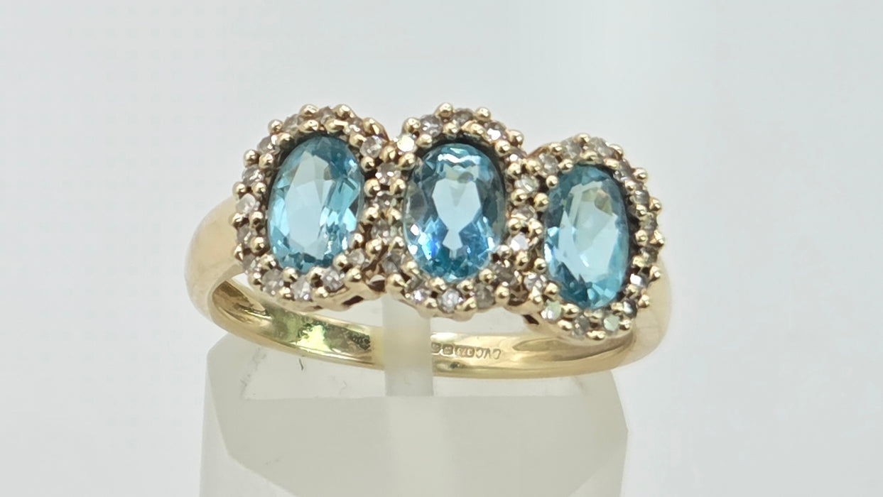Vintage: 9ct Gold Aquamarine & Diamond Triple Cluster Ring