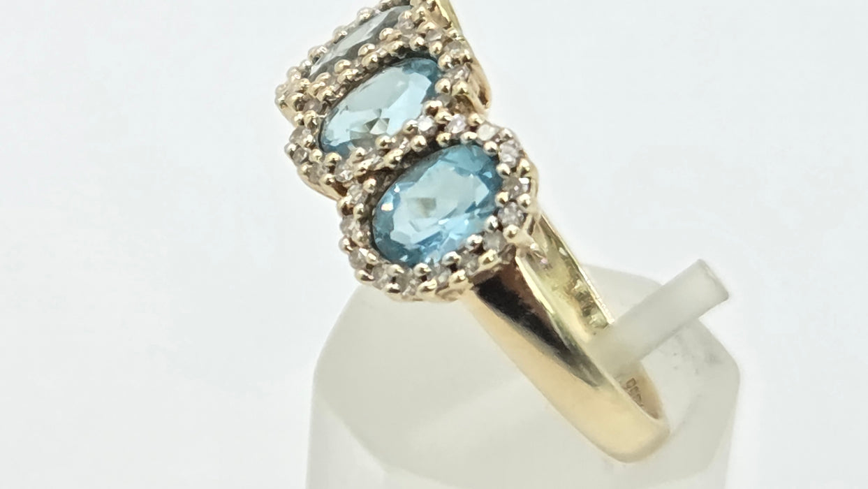 Vintage: 9ct Gold Aquamarine & Diamond Triple Cluster Ring