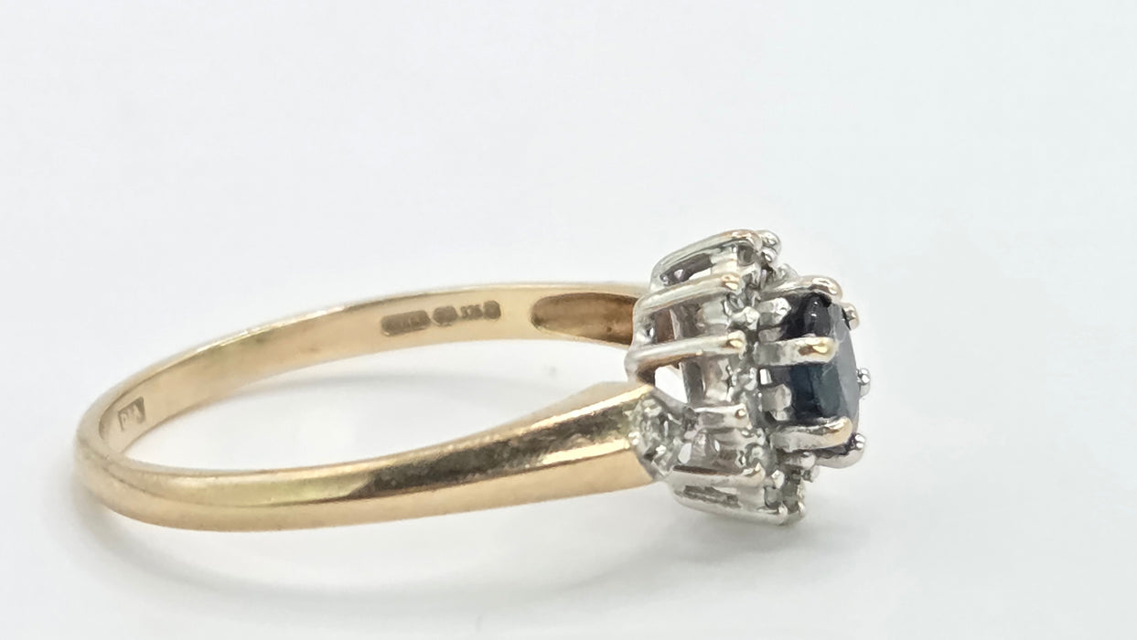 Vintage: 9ct Gold Sapphire & Diamond Oval Cluster Ring