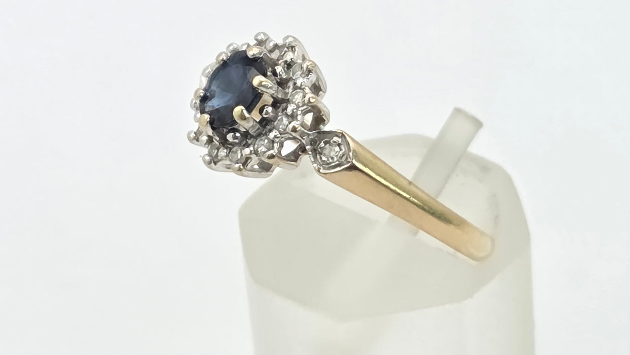 Vintage: 9ct Gold Sapphire & Diamond Oval Cluster Ring