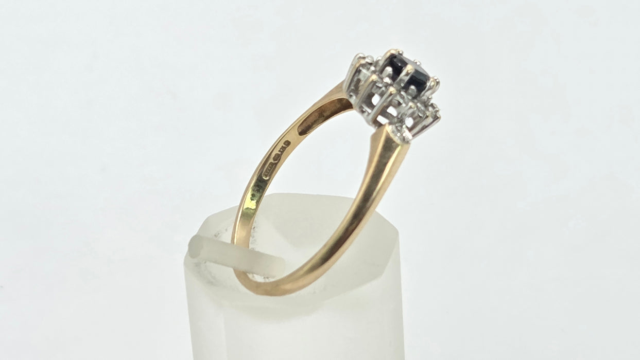 Vintage: 9ct Gold Sapphire & Diamond Oval Cluster Ring