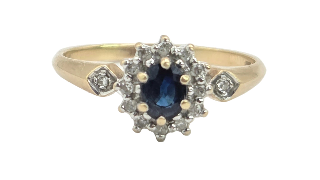 Vintage: 9ct Gold Sapphire & Diamond Oval Cluster Ring
