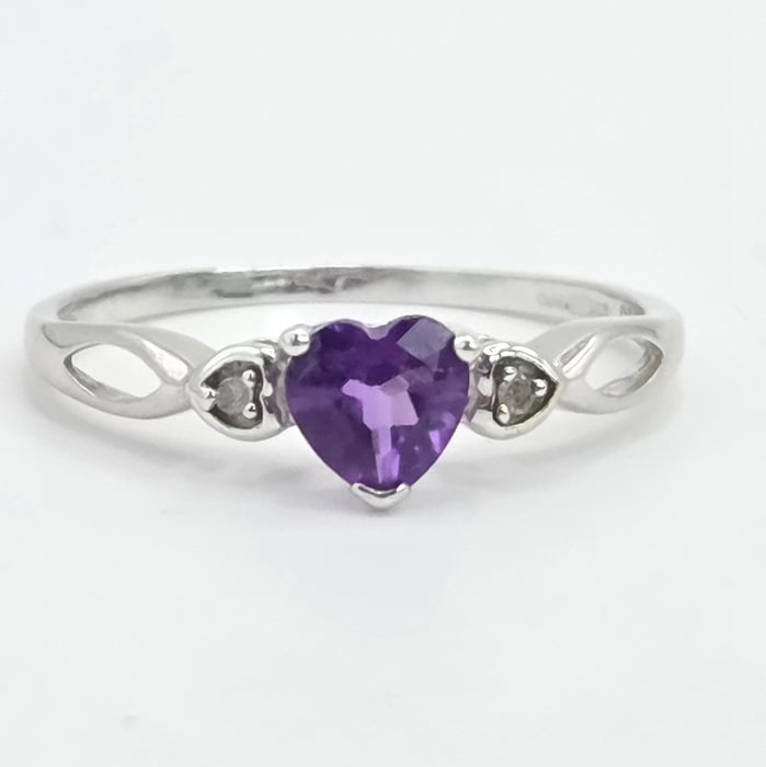 Vintage: 9ct White Gold Heart Amethyst & Diamond Ring