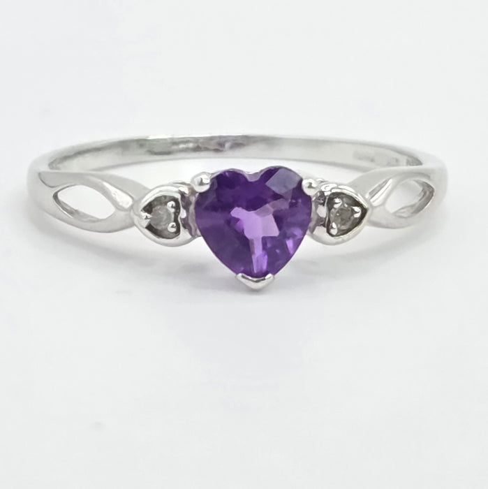 Vintage: 9ct White Gold Heart Amethyst & Diamond Ring