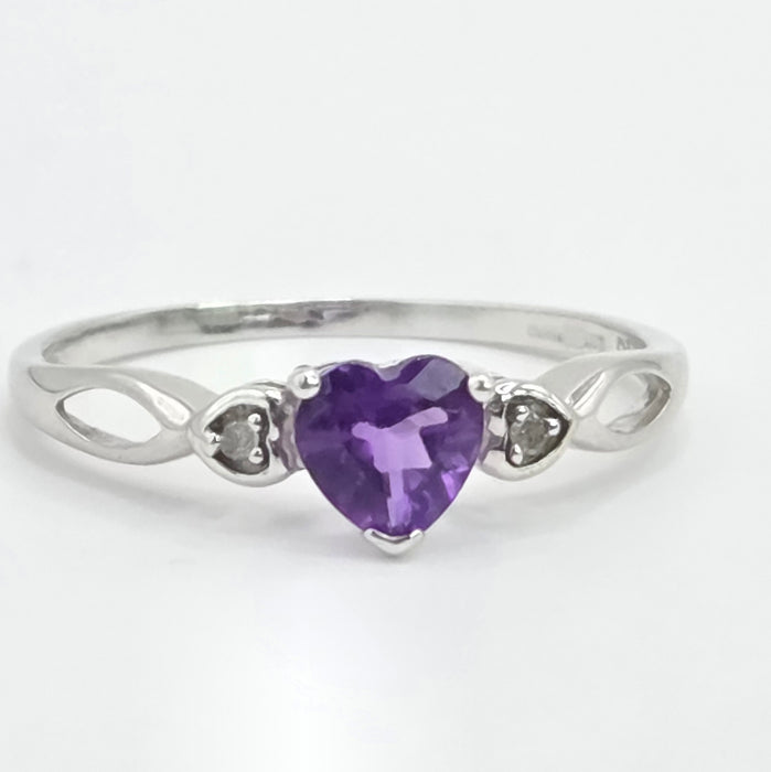 Vintage: 9ct White Gold Heart Amethyst & Diamond Ring