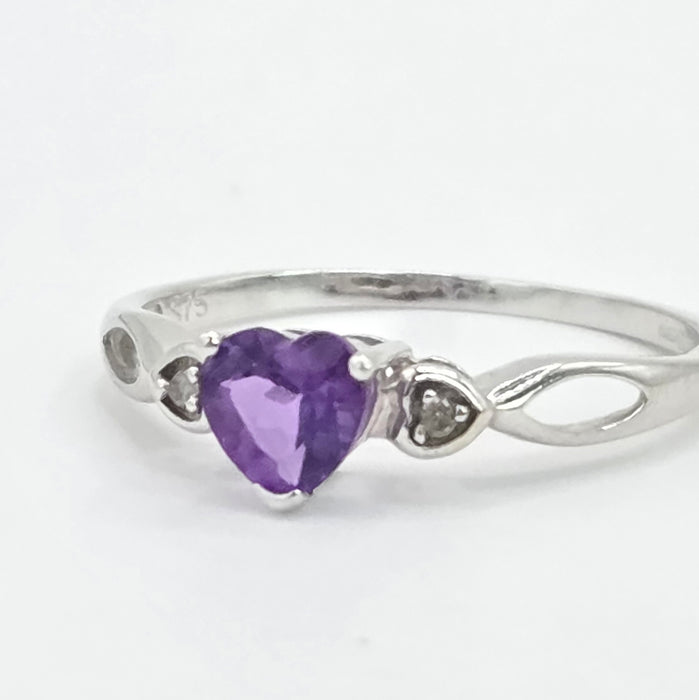 Vintage: 9ct White Gold Heart Amethyst & Diamond Ring