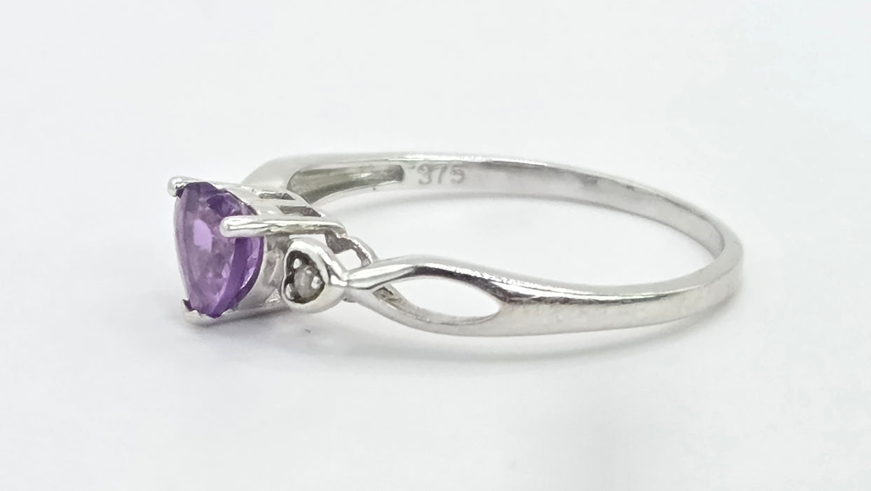 Vintage: 9ct White Gold Heart Amethyst & Diamond Ring