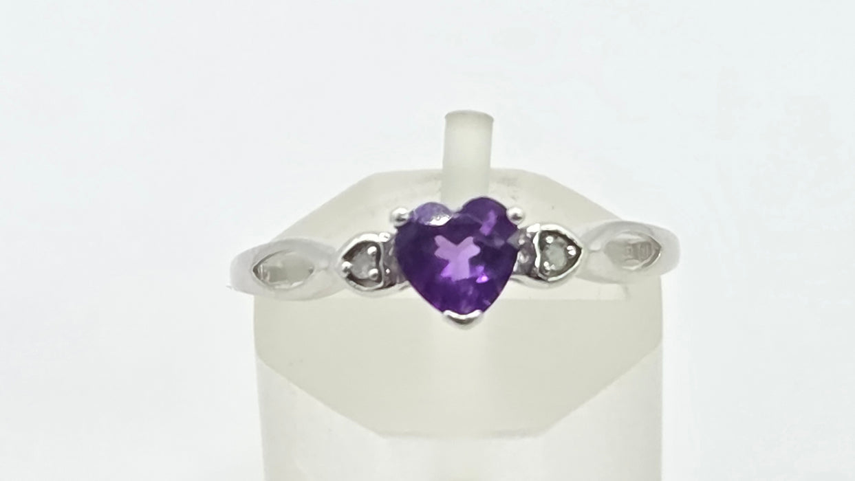 Vintage: 9ct White Gold Heart Amethyst & Diamond Ring