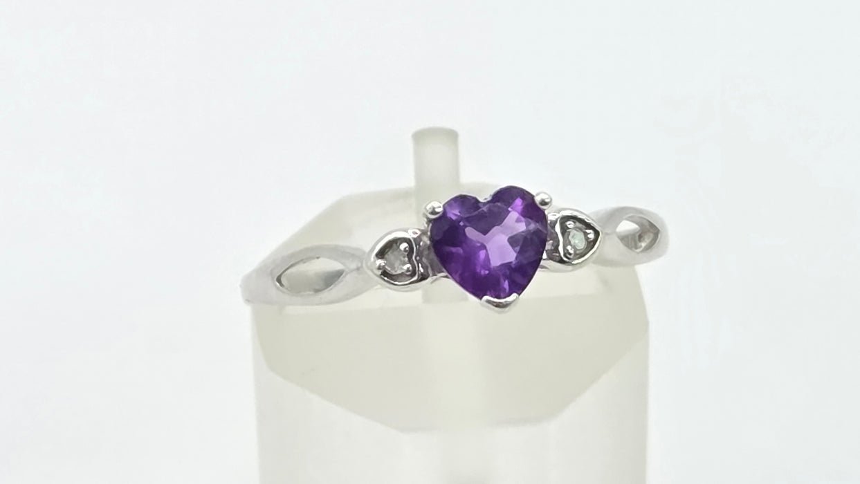 Vintage: 9ct White Gold Heart Amethyst & Diamond Ring