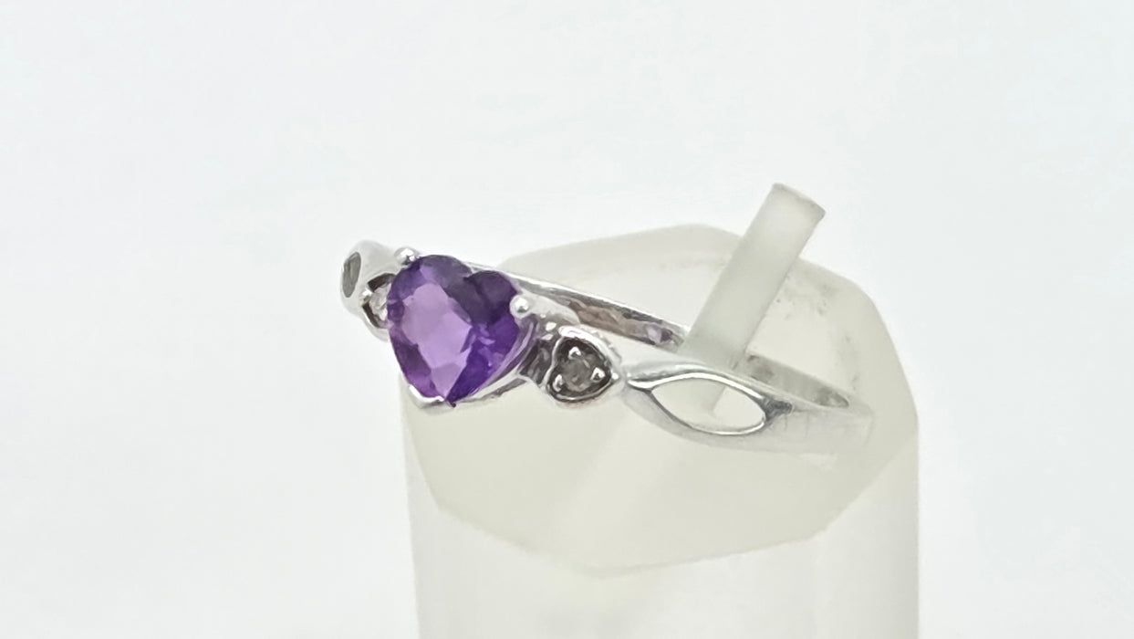 Vintage: 9ct White Gold Heart Amethyst & Diamond Ring