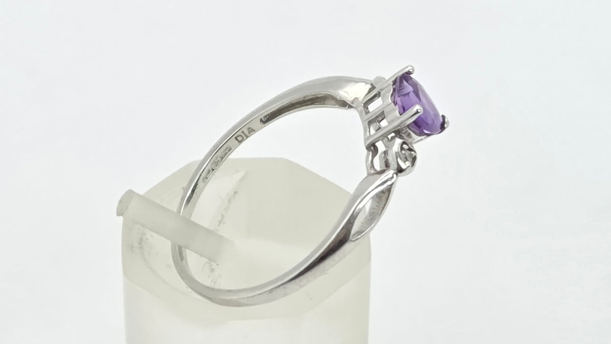 Vintage: 9ct White Gold Heart Amethyst & Diamond Ring