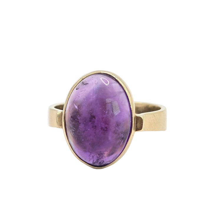 Vintage: 9ct Gold Cabochon Amethyst Solitaire Ring — From 1977