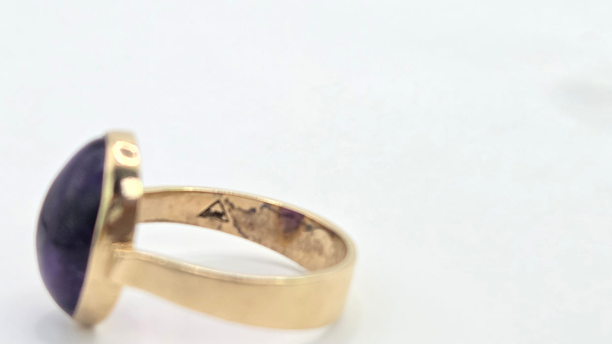 Vintage: 9ct Gold Cabochon Amethyst Solitaire Ring — From 1977