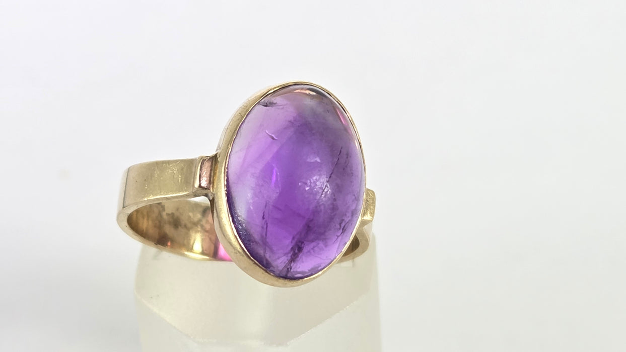 Vintage: 9ct Gold Cabochon Amethyst Solitaire Ring — From 1977