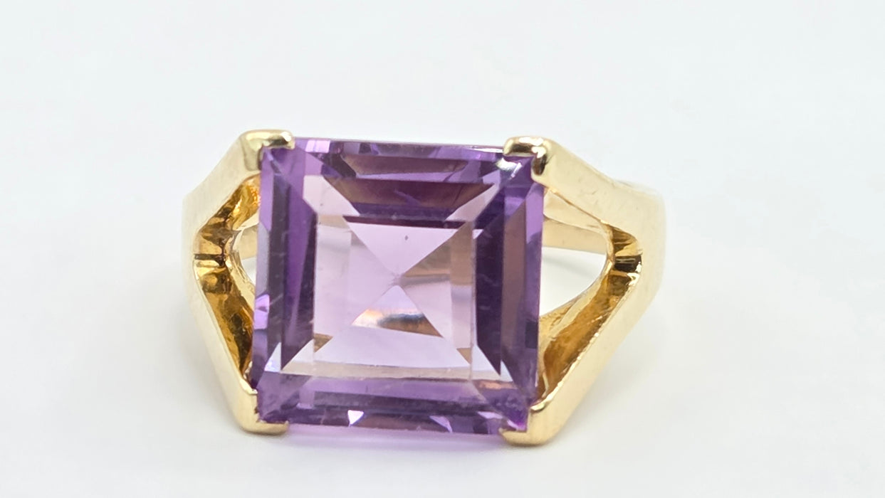 Vintage: 9ct Gold Square Step-Cut Amethyst Solitaire Ring