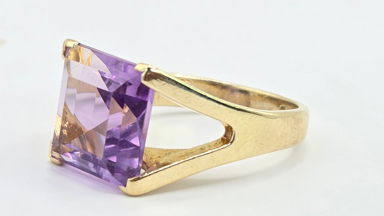 Vintage: 9ct Gold Square Step-Cut Amethyst Solitaire Ring