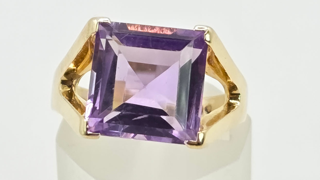 Vintage: 9ct Gold Square Step-Cut Amethyst Solitaire Ring