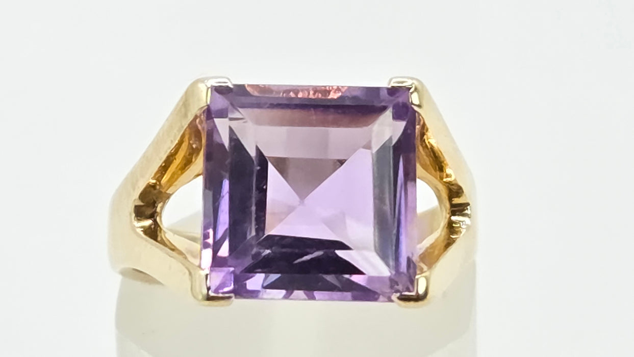Vintage: 9ct Gold Square Step-Cut Amethyst Solitaire Ring