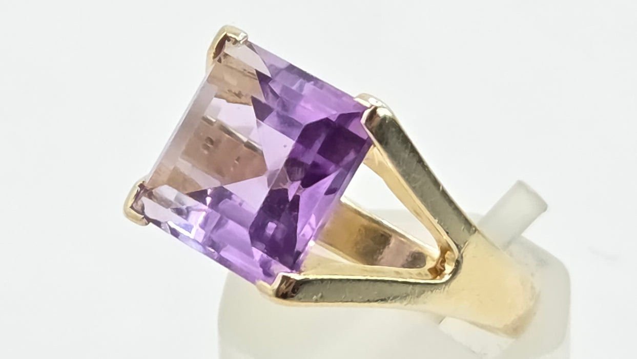 Vintage: 9ct Gold Square Step-Cut Amethyst Solitaire Ring
