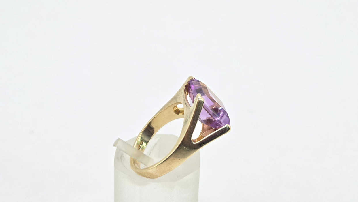 Vintage: 9ct Gold Square Step-Cut Amethyst Solitaire Ring