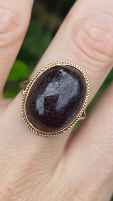 Vintage: 9ct Yellow Gold Cabochon Garnet Carbuncle Signet Ring — From 1995