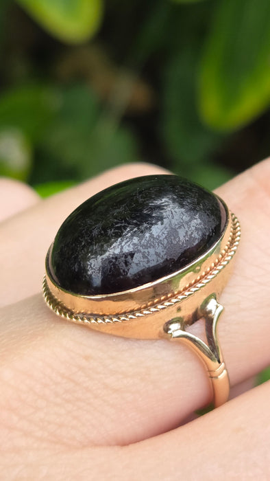 Vintage: 9ct Yellow Gold Cabochon Garnet Carbuncle Signet Ring — From 1995