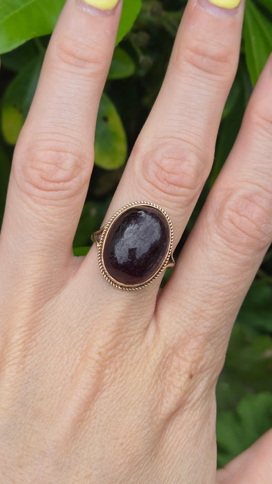 Vintage: 9ct Yellow Gold Cabochon Garnet Carbuncle Signet Ring — From 1995