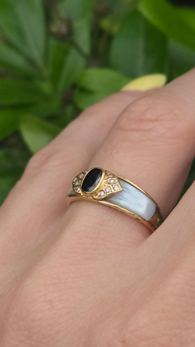 Vintage: 18ct Yellow Gold Sapphire, Diamond & Mother of Pearl Art Deco Style Ring
