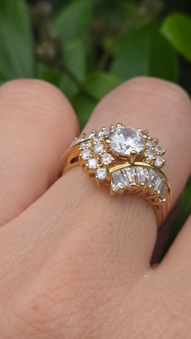 Vintage: 9ct Yellow Gold Goshenite Cluster Ring