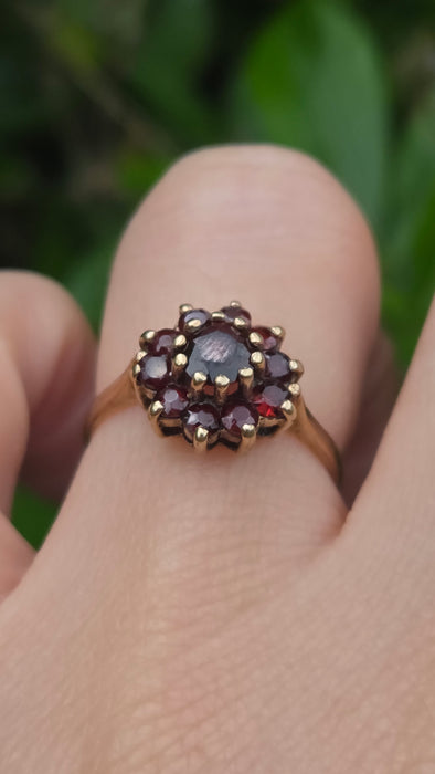 Vintage: 9ct Gold Garnet Flowerhead Cluster Ring — From 1970