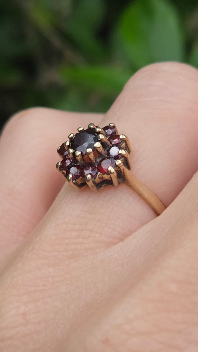 Vintage: 9ct Gold Garnet Flowerhead Cluster Ring — From 1970
