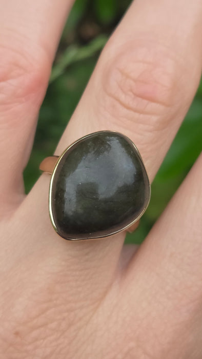 Vintage: 9ct Yellow Gold Green Agate Solitaire Ring