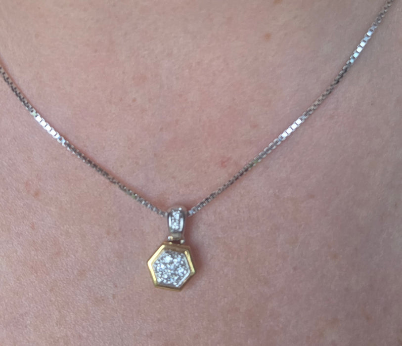 1209: Vintage: 18ct Yellow & White Gold Diamond Hexagonal Pendant & Chain