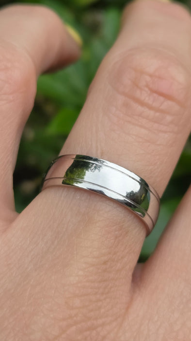 Vintage: Platinum 950 Substantial & Elegant Wedding Band