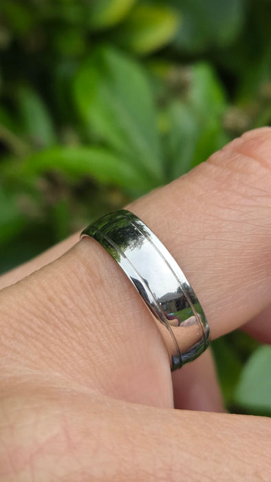 Vintage: Platinum 950 Substantial & Elegant Wedding Band