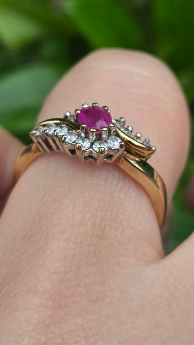 Vintage: 9ct Yellow Gold Ruby & Diamond Crossover Ring