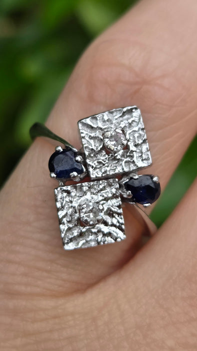 Vintage: 18ct White Gold Art Deco Blue Sapphire & Diamond Geometric Ring