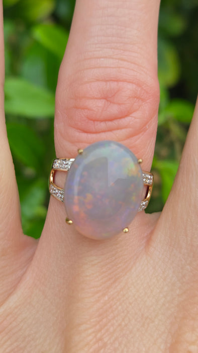 Vintage: 9ct Yellow Gold Opal & Diamond Split Shoulder Ring