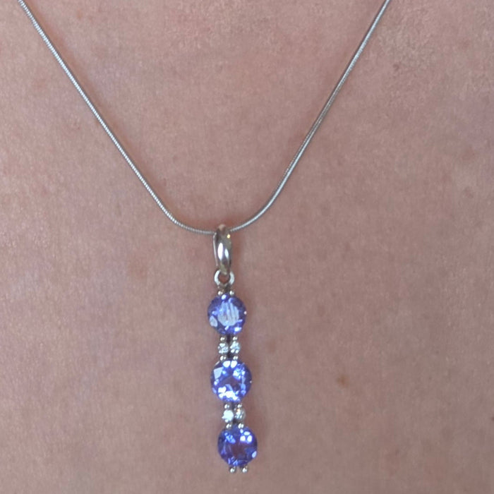 Vintage: 18ct White Gold Tanzanite & Diamond Pendulum Pendant Necklace — 45cm