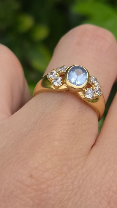 Vintage: 18ct Yellow Gold Blue Topaz & Man Made Diamond Dress Ring