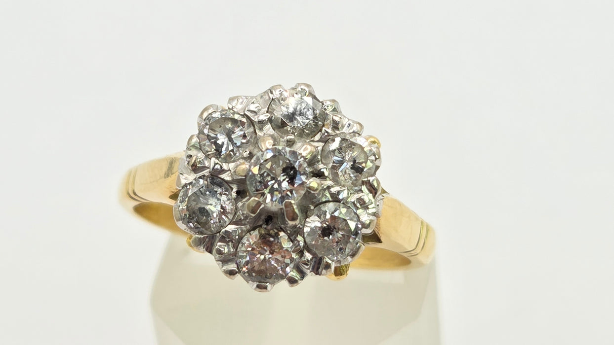 Vintage: 18ct Gold Diamond Daisy Cluster Ring — 1.00ct