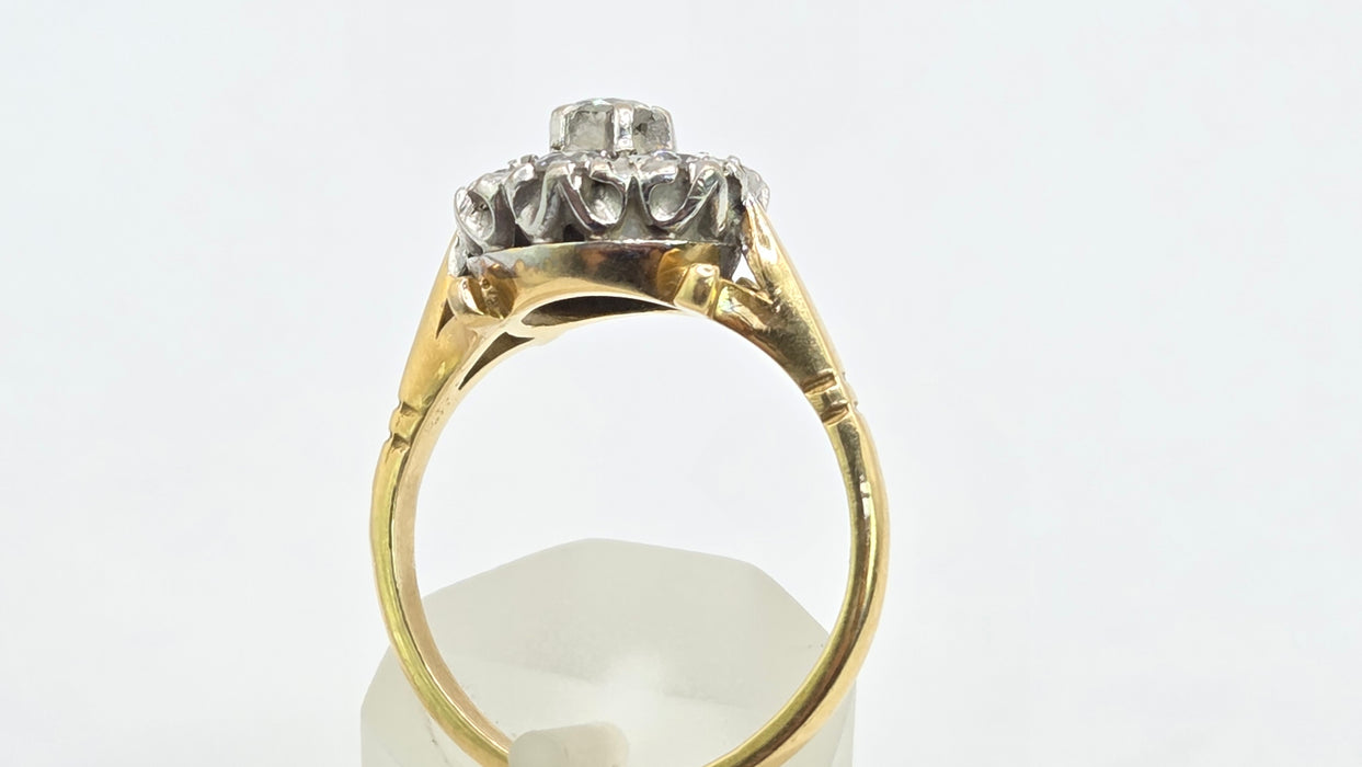 Vintage: 18ct Gold Diamond Daisy Cluster Ring — 1.00ct