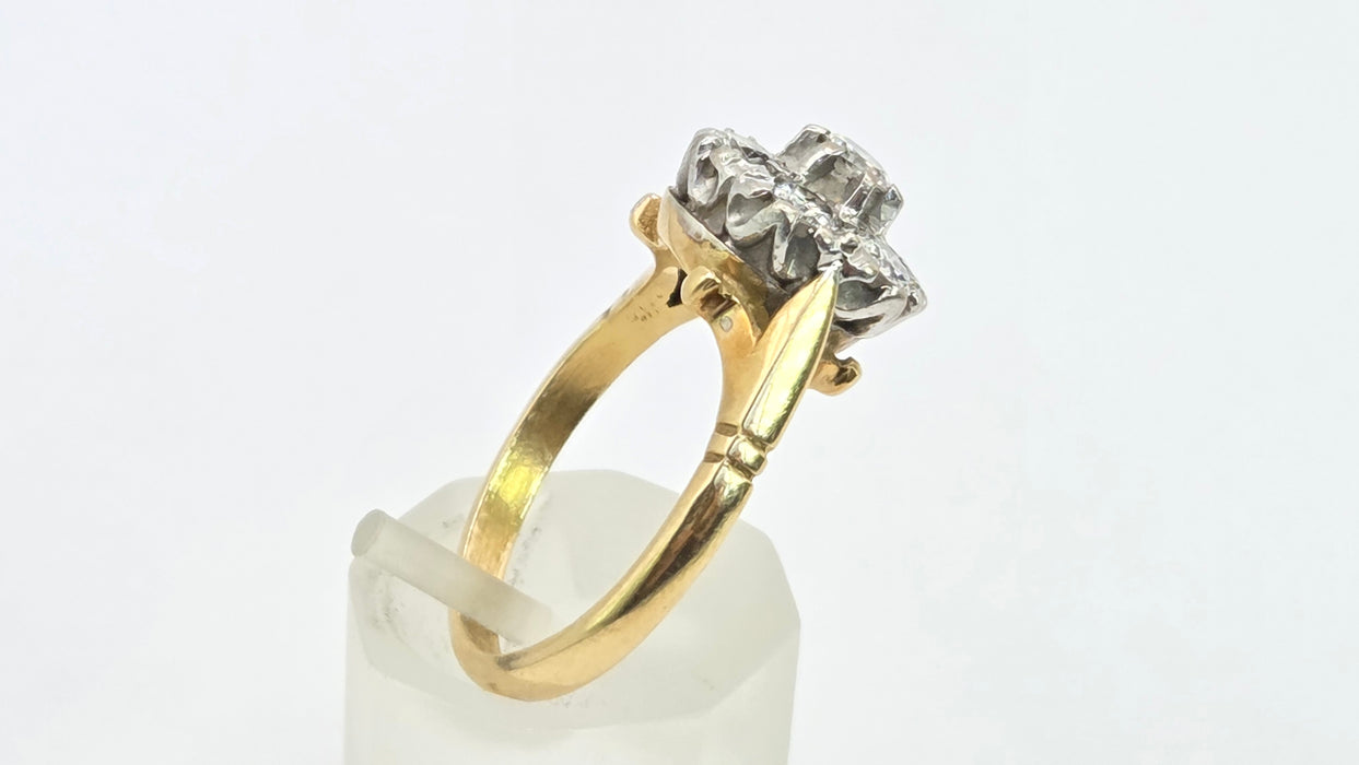 Vintage: 18ct Gold Diamond Daisy Cluster Ring — 1.00ct