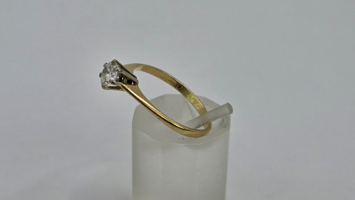 Vintage: 18ct Gold Diamond Solitaire Ring — 0.40ct