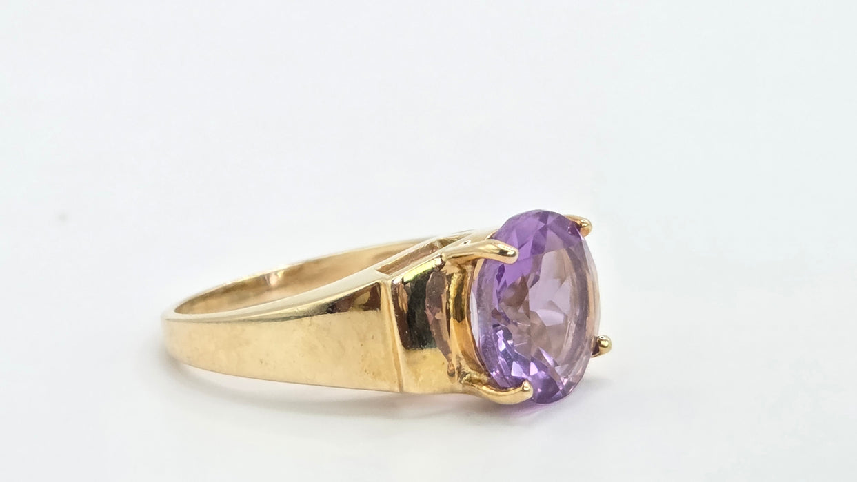 Vintage: 9ct Gold Amethyst Signet Ring