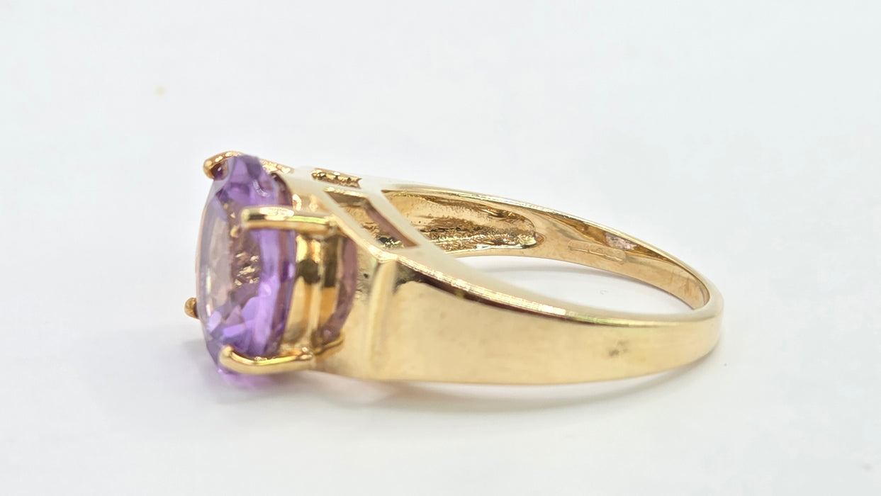 Vintage: 9ct Gold Amethyst Signet Ring