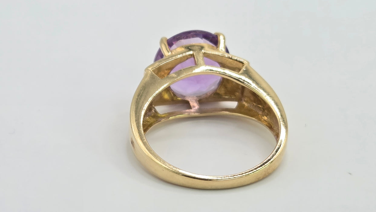 Vintage: 9ct Gold Amethyst Signet Ring