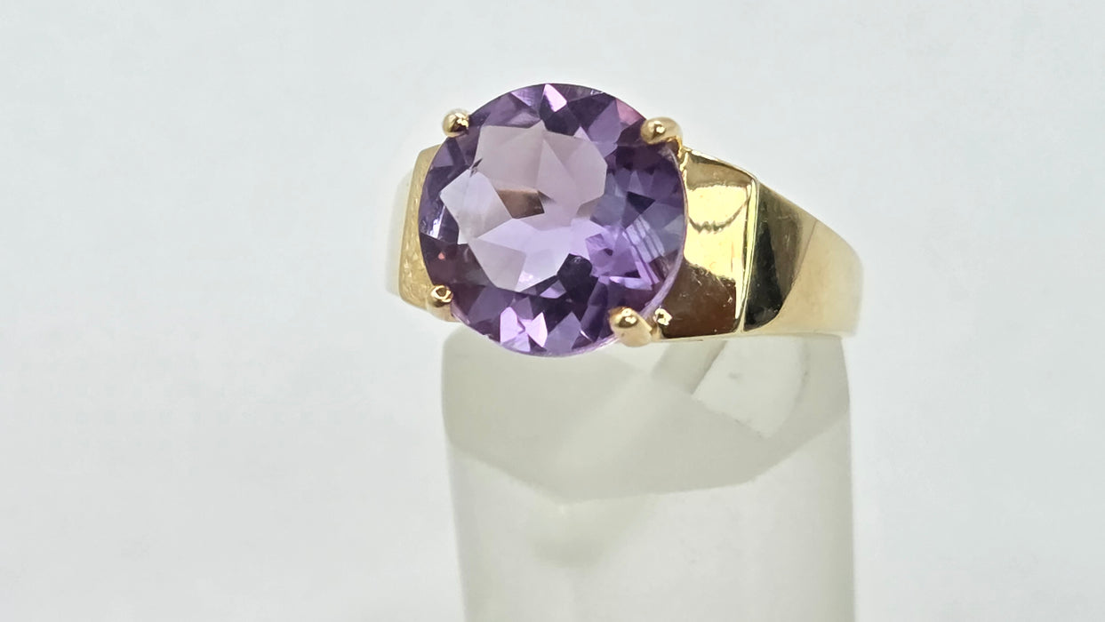 Vintage: 9ct Gold Amethyst Signet Ring